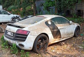 Конфискованный Audi R8 оставили умирать за пределами полицейского участка в Индии