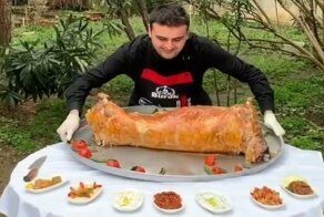 Турецкий повар не перестает удивлять своим мастерством