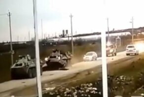 Авария дня. "Четырнадцатая" попала под колеса бронетранспортера в Дагестане