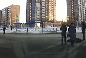 В Екатеринбурге женщина сбила пенсионерку и протащила её через весь перекресток