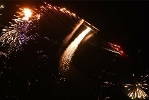 Зрелищное лазерно-пиротехническое шоу на выставке  авиации в Австралии