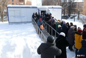 Заслуженный изобретатель СССР стоит в очереди за бесплатным супом