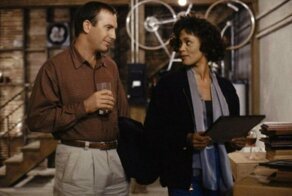 За кадром культового фильма 1990-х «Телохранитель»: Обратная сторона славы Уитни Хьюстон