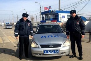 В Волгограде полицейские спасли ребенка, который потерял сознание и перестал дышать