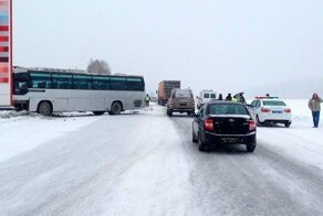 Авария дня. ДТП с пассажирским автобусом в Свердловской области