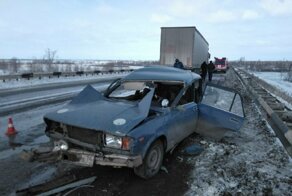 Авария дня. Под Челябинском в ДТП с грузовиком погибли два человека