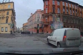 Все бы дорожные споры так решались! Конфликт закончился для девушки денежным выигрышем
