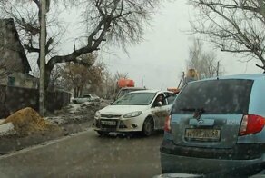 Таксист на встречке в Пензе и невнимательная автомобилистка