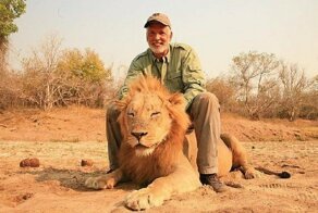 Интернет-пользователи возмутились трусостью охотника