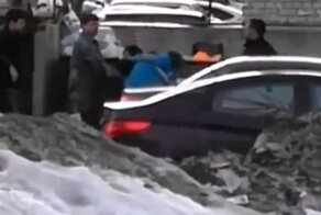 Не пропустивший "скорую" россиянин ввязался в драку, из которой его спасли врачи