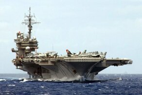 Как советские подводники авианосец таранили