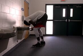 20 проблем, с которыми ежедневно сталкиваются высокие люди, но предпочитают о них молчать