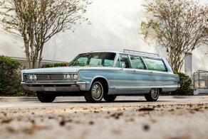 Классический универсал Chrysler Town & Country 1966