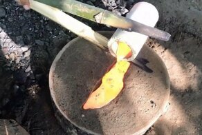 Отливка ножа из меди при помощи примитивных технологий