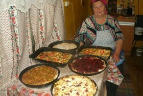 Ресторан нанял бабушек готовить ″домашнюю″ еду - и стал супер-популярным