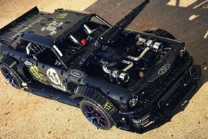 Реалистичная копия Ford Mustang Кена Блока из деталей конструктора Lego