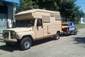 Дом на колесах из советского УАЗика в Аргентине