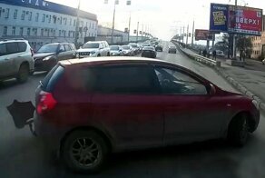 Лихой водитель столкнулся с автобусом в Вологде