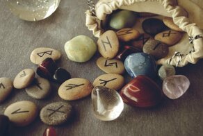 Помогают ли древние руны в современной жизни