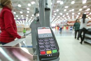 Теперь можно будет снимать наличные с карты и на кассах магазинов