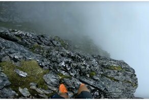 Головокружительное видео пробежки спортсмена по норвежским горам