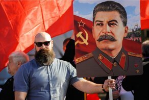 "Моральные уроды": правнук Сталина охарактеризовал тех, кто оправдывает репрессии