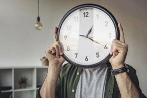 Как человечество выбрало направление для движения часовых стрелок