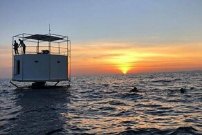 В Таиланде парню, построившему дом на воде, грозит смертная казнь