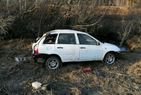 Авария дня. В Екатеринбурге "Ладу Калину" Столкнули с трассы