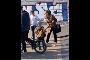 Очередной конфликт матери с подростками в скейт-парке