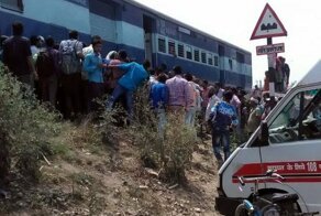 Человек потерял ноги на железнодорожных путях