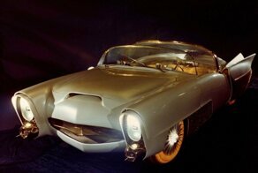Goodyear удивляет: светящиеся шины и покрышки для летающих машин