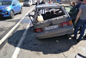 В Татарстане водитель и пассажиры ВАЗа чудом выжили в страшной аварии