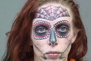 Женщина со зловещей татуировкой на лице арестована уже в третий раз за полгода