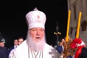 "На бога надейся": патриарх Кирилл появился на Крёстном ходе в окружении охранников ФСО