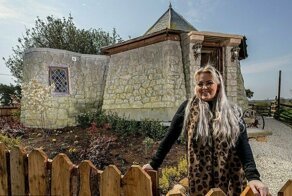 Для поклонников "Гарри Поттера": коттедж в стиле хижины Хагрида