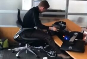 Коллега всегда поддержит в трудную минуту