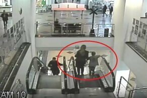 В Липецке незнакомцы легко увели детей у посетителей торгового центра