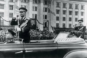 Минобороны опубликовало личные снимки с майских праздников советских полководцев