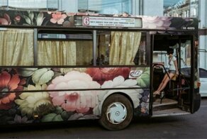 Под гжель и хохлому: как выглядели бы автобусы, расписанные в русских традициях