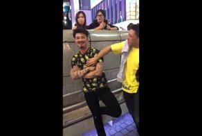 Прыжок с моста в реку, который способен удивить 