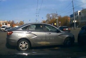 Невнимательность и излишняя торопливость на перекрестке