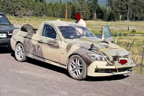 Из "трешки" BMW сделали состаренный пикап и теперь продают в США