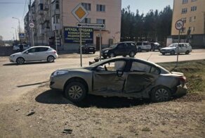 Знак "Стоп" для дураков! Авария на перекрестке в Свердловской области