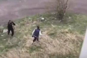 Наркоман решил напасть с ножом на полицейских