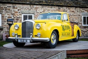 Уникальный ретро-пикап на базе Bentley продадут с аукциона