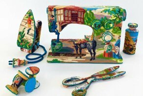 Мастерица дарит устаревшим предметам вторую жизнь, превращая их в искусство