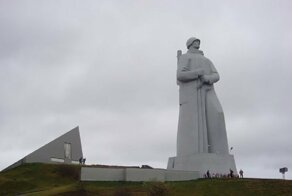 Памятник защитникам Заполярья поражает туристов
