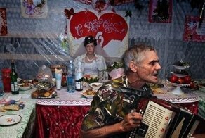 20 забавных свадебных кадров: кто во что горазд