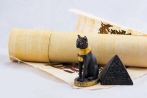 Можно ли держать дома статуэтки древнеегипетских кошечек?